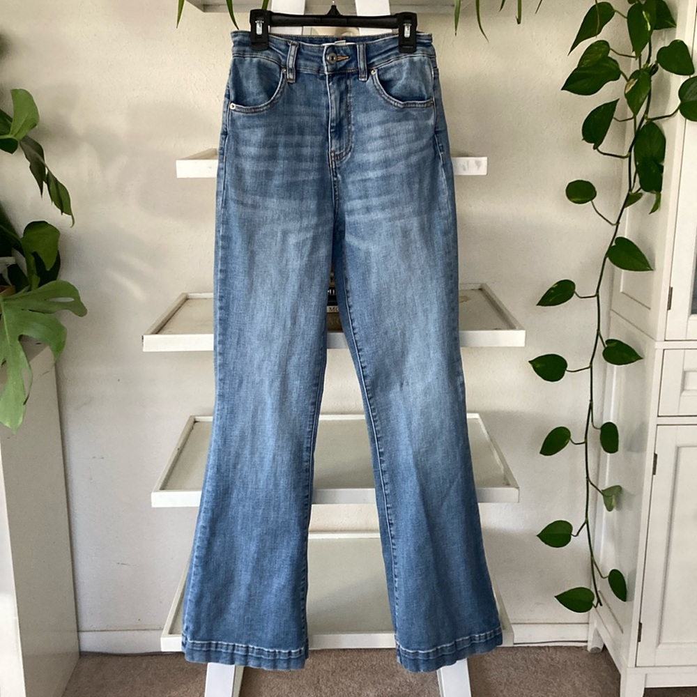 Chelsea & Violet flare jeans size 26